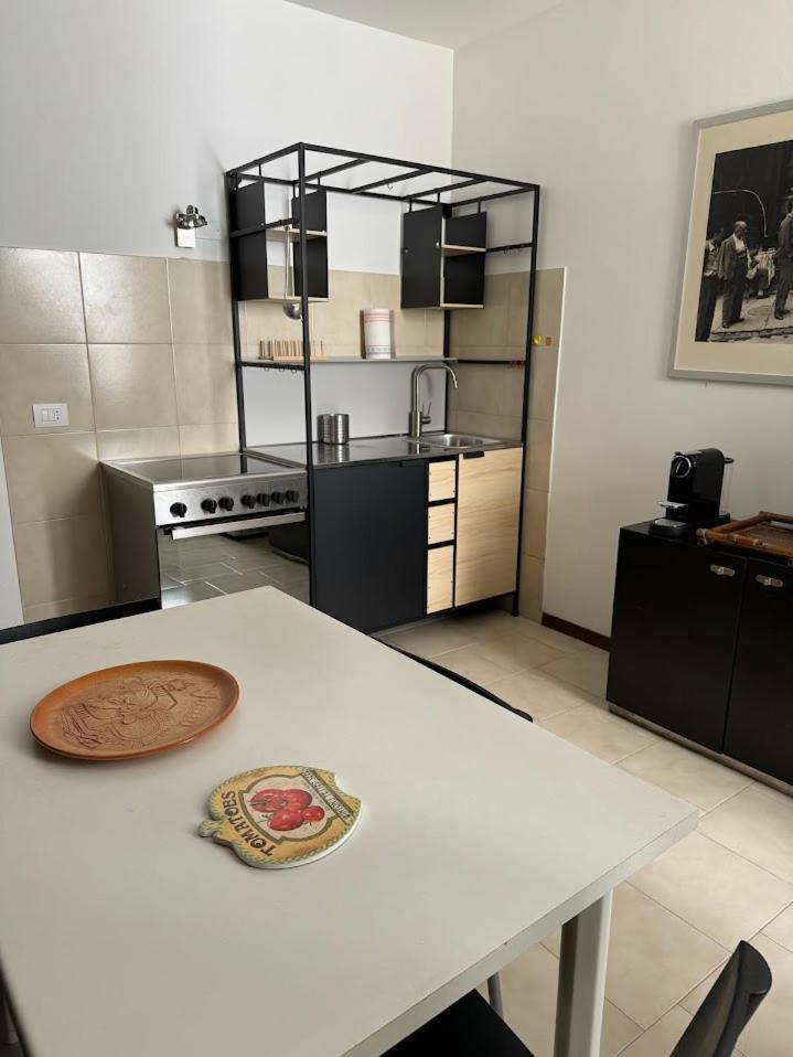 La Torretta Apartment ペスキエーラ・デル・ガルダ エクステリア 写真