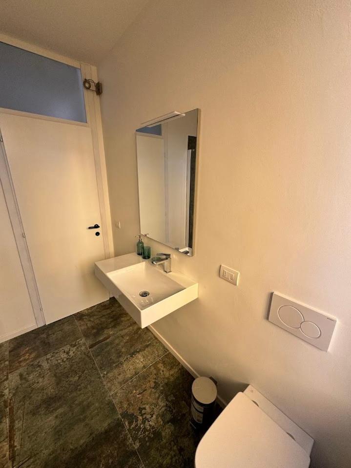 La Torretta Apartment ペスキエーラ・デル・ガルダ エクステリア 写真